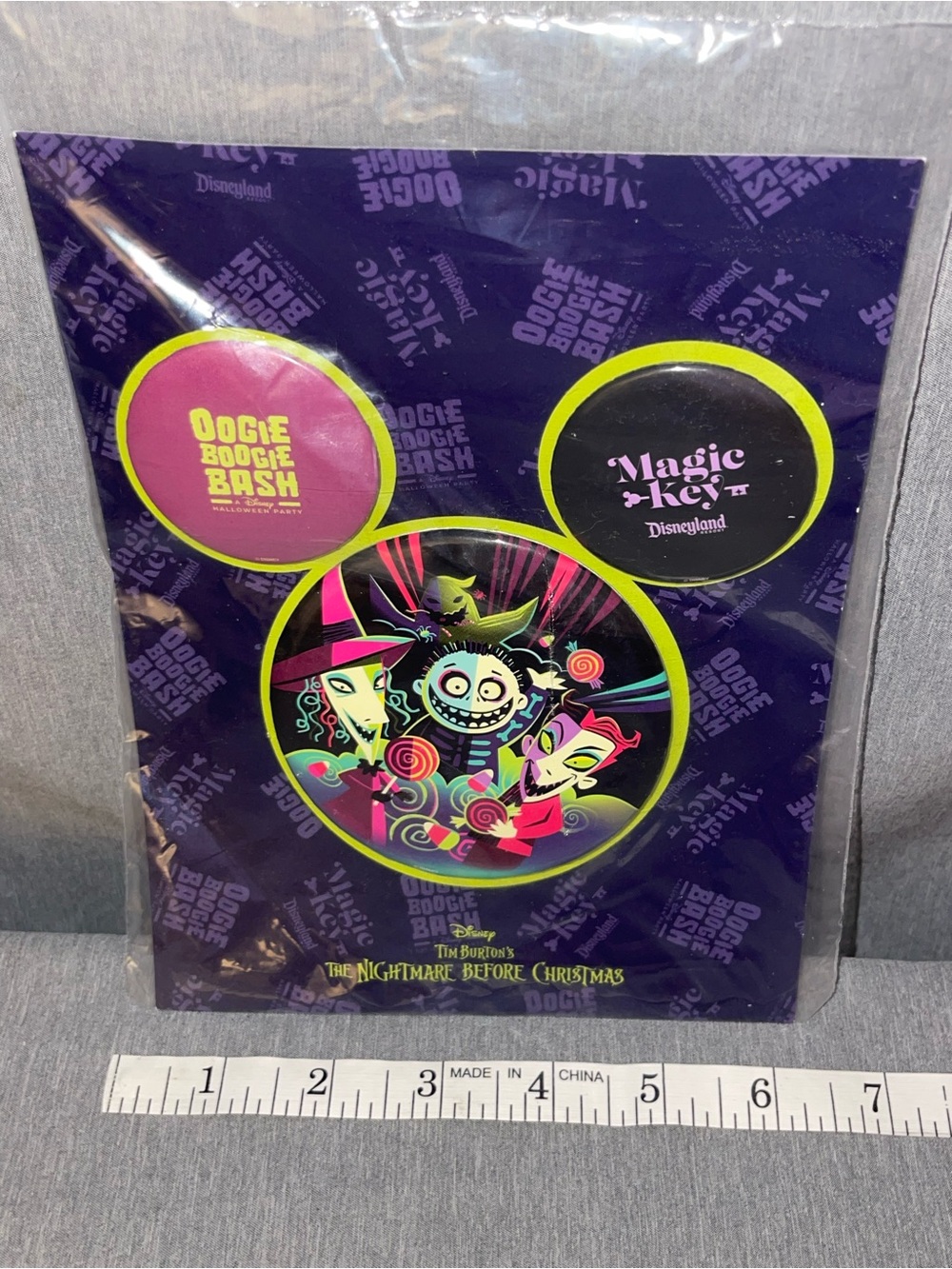 Unopened Collectible Disneyland Oogie Boogie Bash Magic Key pin/buttons set 2025